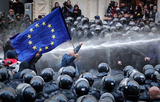 Протесты у парламента Грузии
