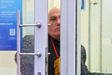 Захвативший банк в центре Москвы мужчина полностью признал свою вину