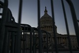 Федеральные ведомства США вынужденно приостановили работу