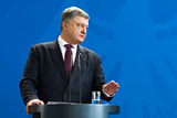 Порошенко анонсировал законопроект о частичном прекращении договора о дружбе с РФ