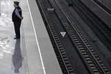 Московское метро будет требовать компенсацию с намеренно прыгающих под поезд пассажиров