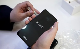 Google приостановила бизнес с Huawei