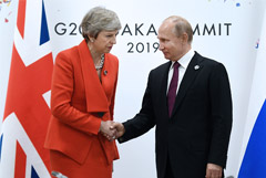Мэй заявила Путину о доказательствах причастности РФ к отравлению Скрипалей