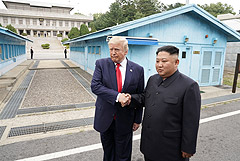 Дональд Трамп первым из президентов США ступил на территорию КНДР