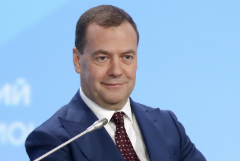 Медведев предсказал сокращение рабочей недели до четырех дней
