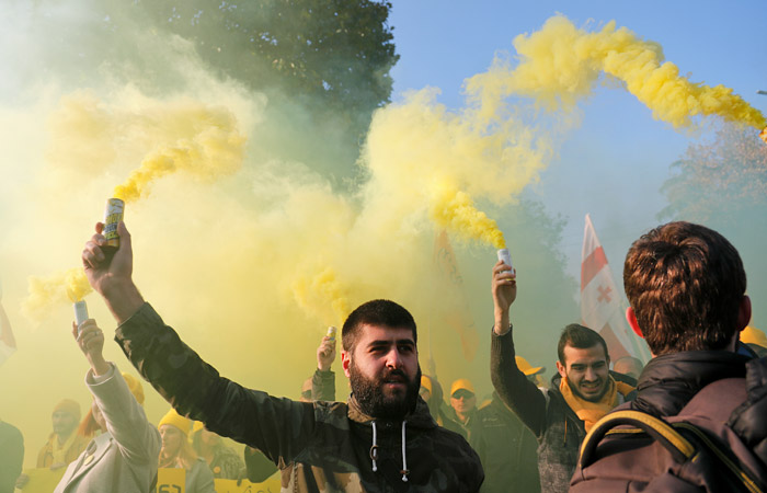 Протесты у парламента в Тбилиси