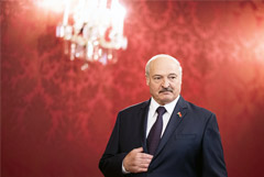 Лукашенко заверил, что Белоруссия не войдет в состав "братской России"